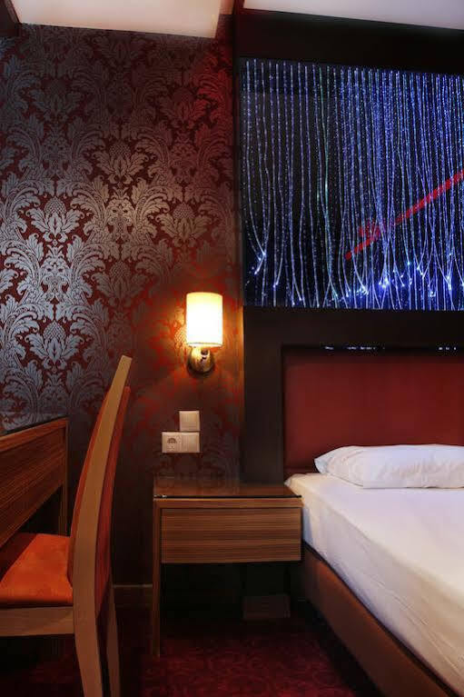 Lacoba Hotel (Adults Only) เอเธนส์ ภายนอก รูปภาพ