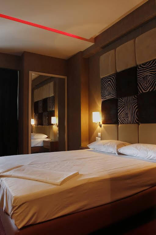 Lacoba Hotel (Adults Only) เอเธนส์ ภายนอก รูปภาพ