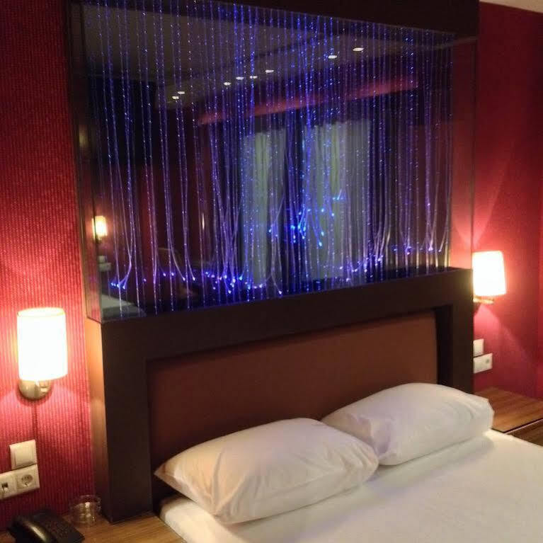 Lacoba Hotel (Adults Only) เอเธนส์ ภายนอก รูปภาพ