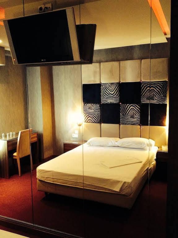 Lacoba Hotel (Adults Only) เอเธนส์ ภายนอก รูปภาพ